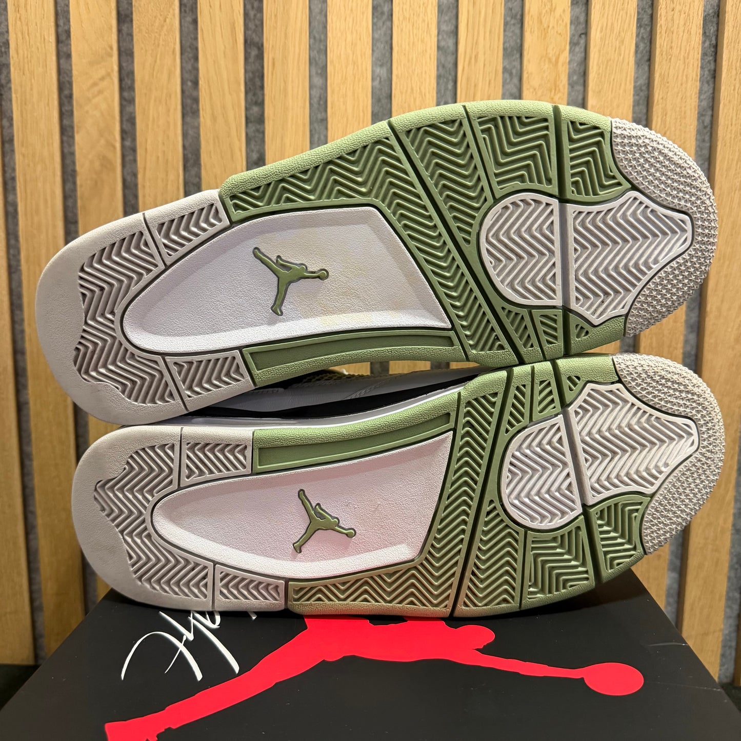 Air Jordan 4 Retro 'Seafoam' (W) (PRE-OWNED)