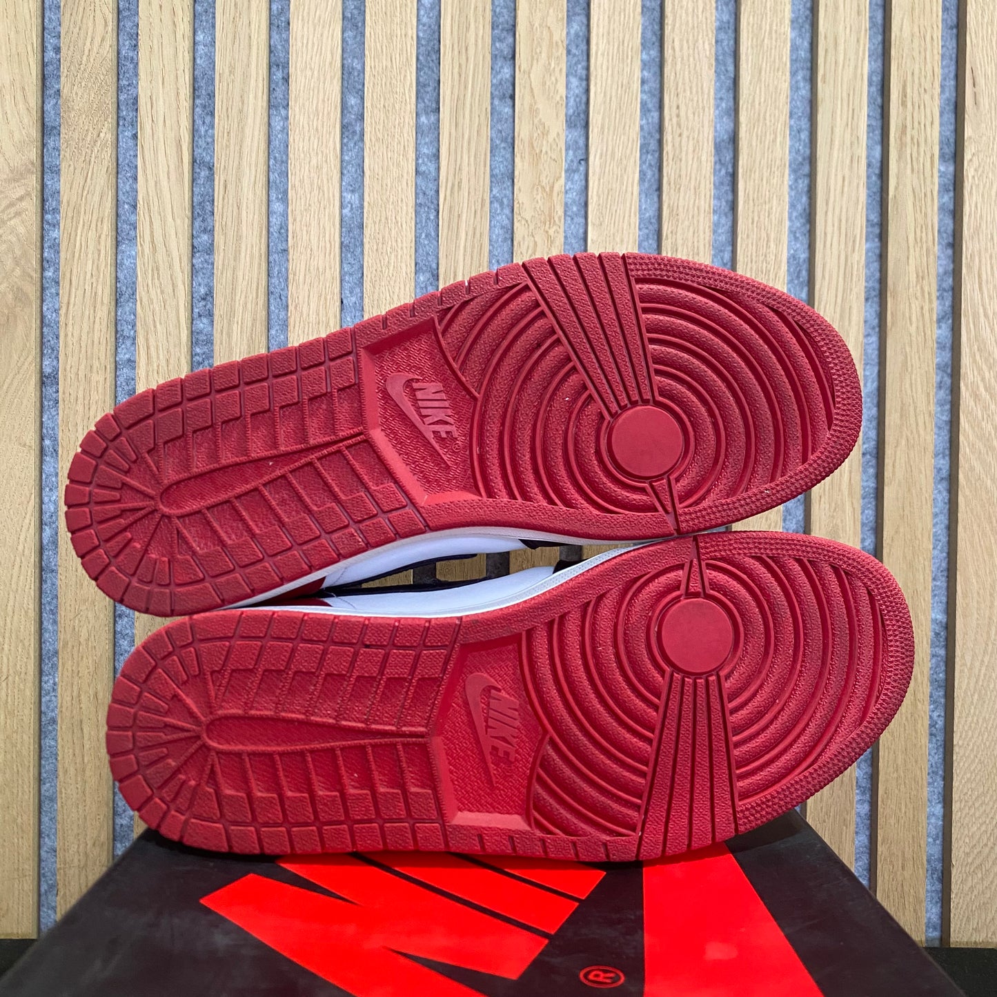 Air Jordan 1 Retro 'Black Toe' (2013) (PRE-OWNED)