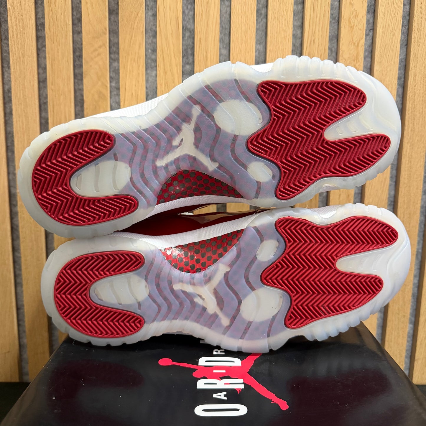 Air Jordan 11 Retro 'Cherry' (2022) (PRE-OWNED)
