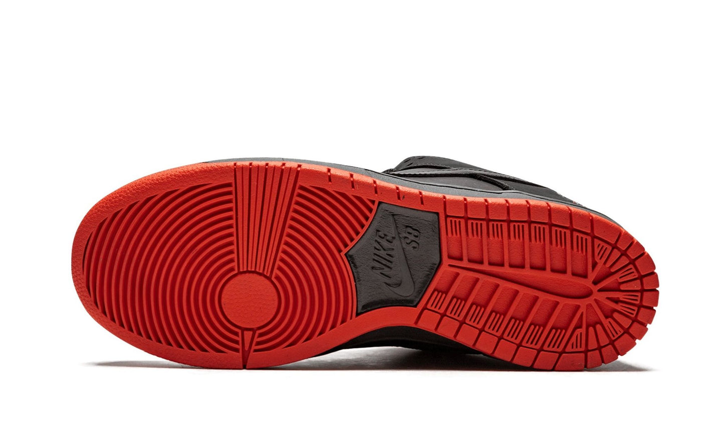 Nike SB Dunk Low 'Black Pigeon'