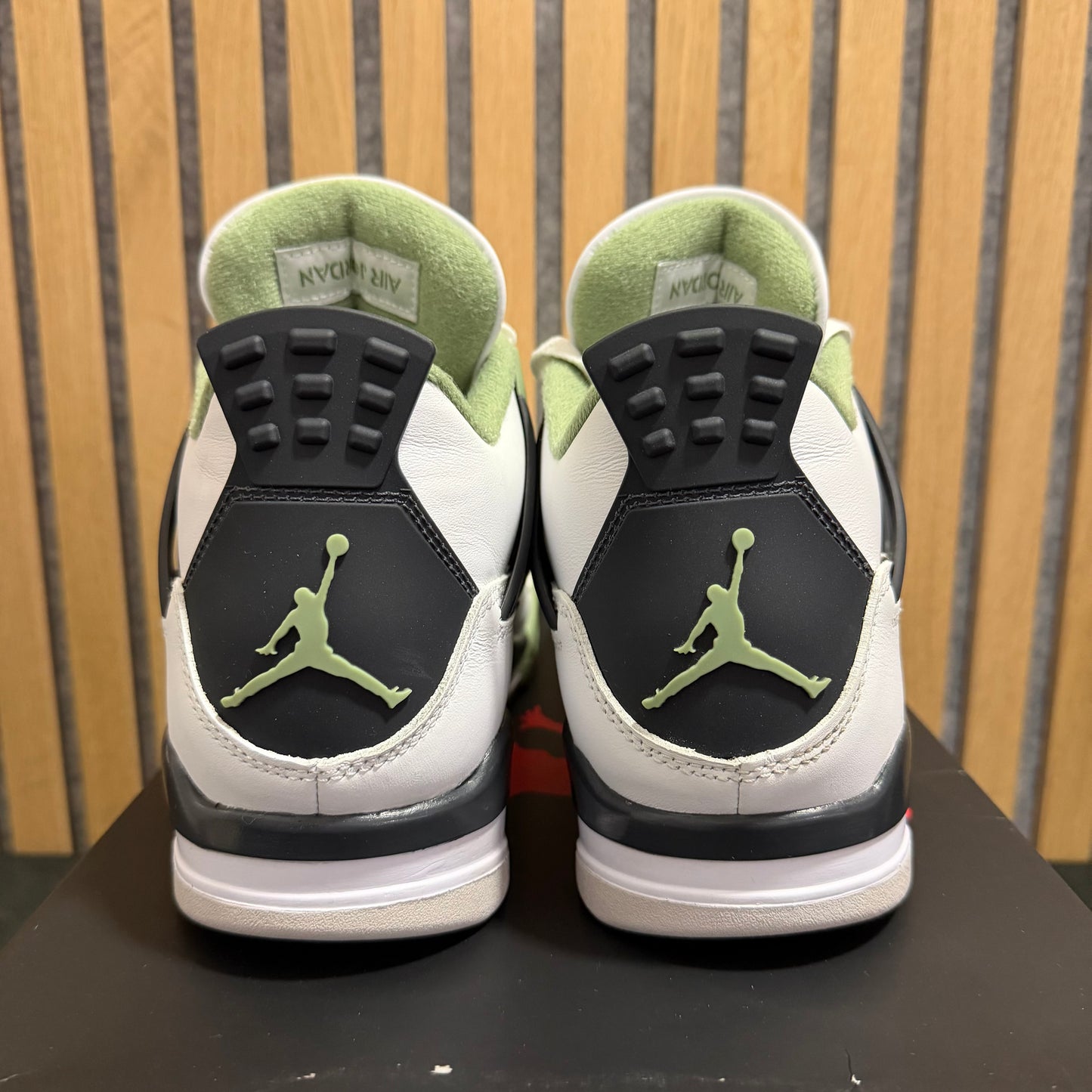 Air Jordan 4 Retro 'Seafoam' (W) (PRE-OWNED)