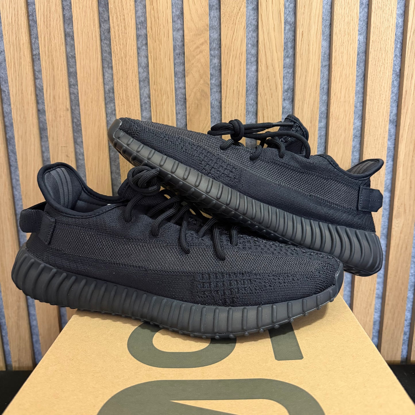 adidas Yeezy Boost 350 V2 'Onyx' (PRE-OWNED)