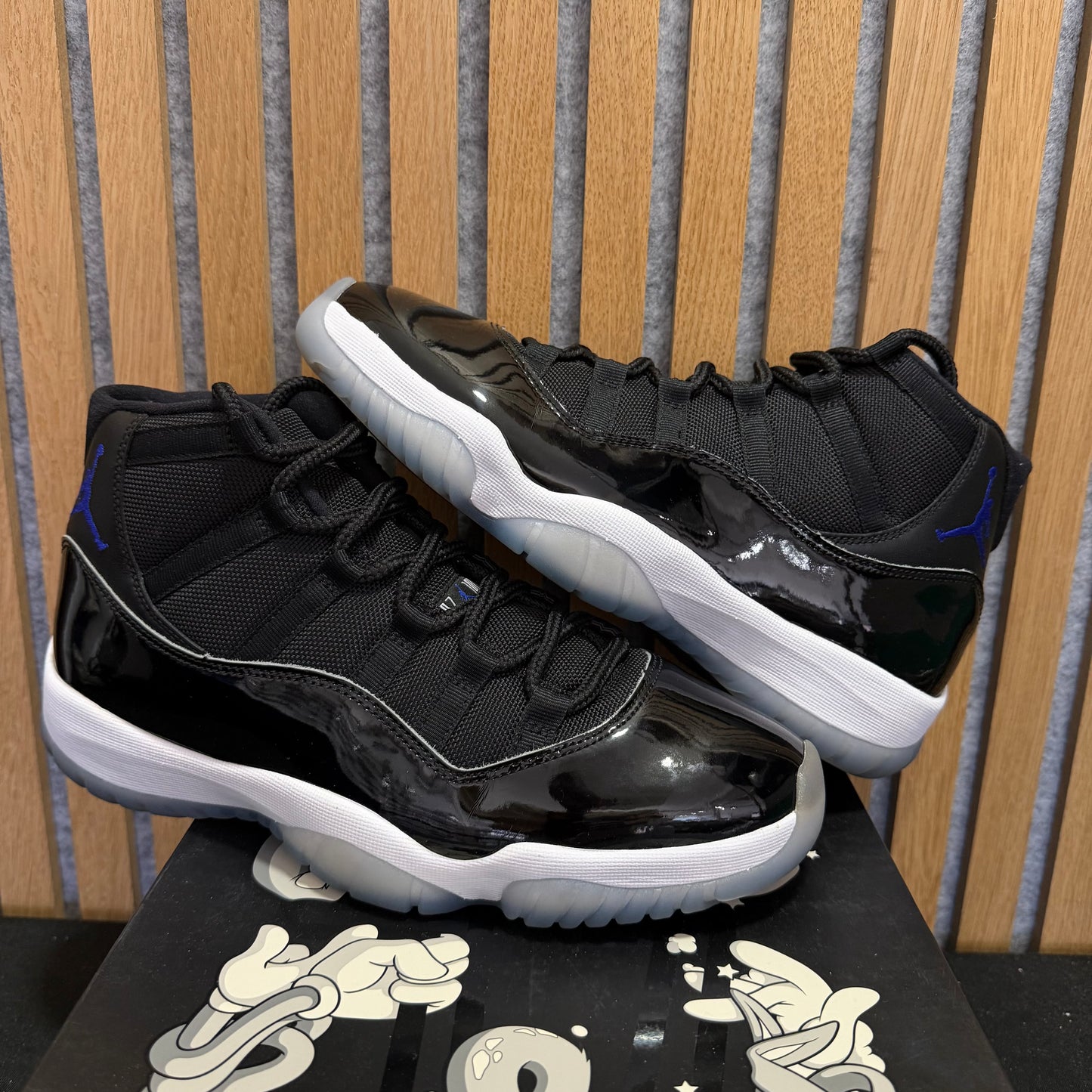 Air Jordan 11 Retro 'Space Jam' (2016) (PRE-OWNED)