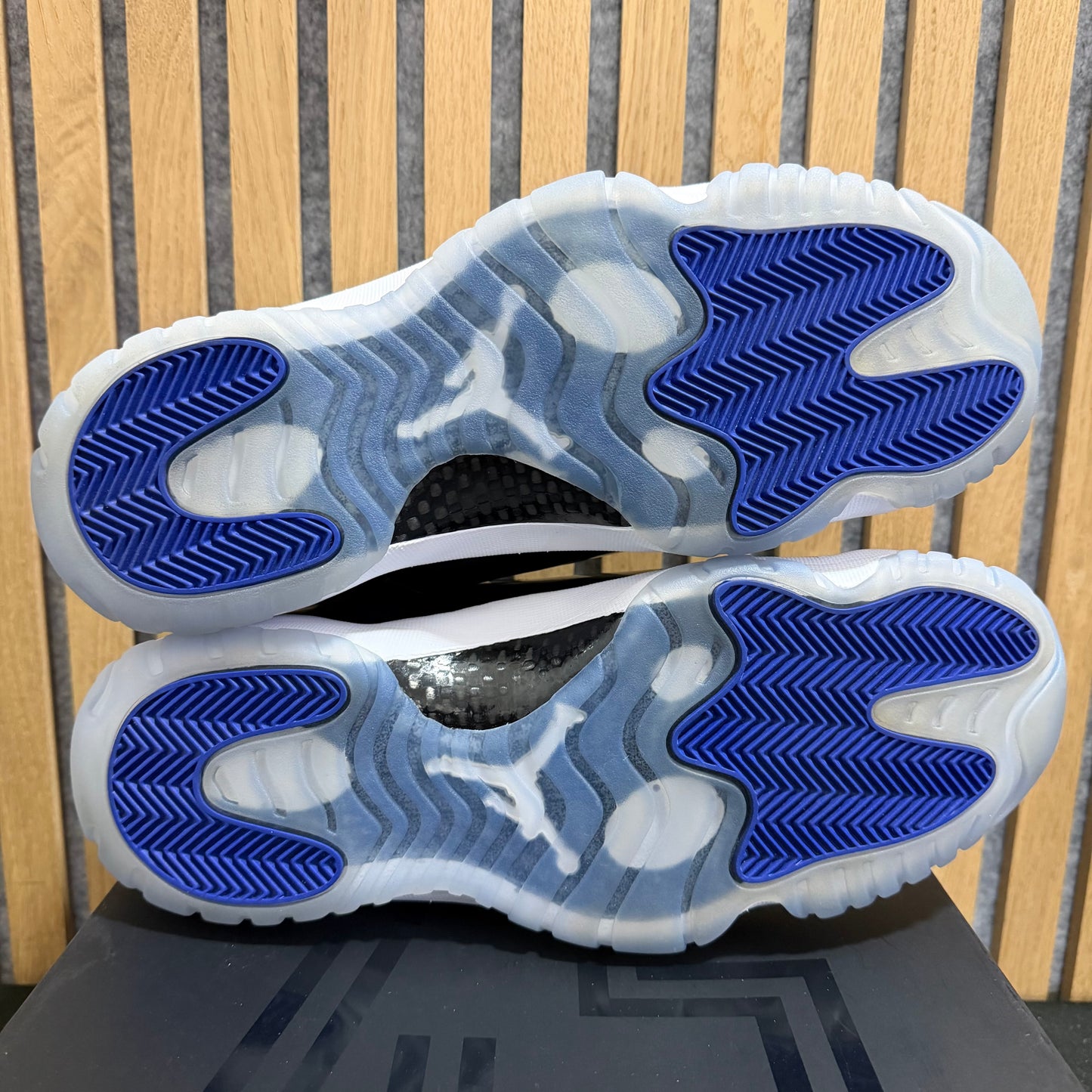 Air Jordan 11 Retro 'Space Jam' (2016) (PRE-OWNED)