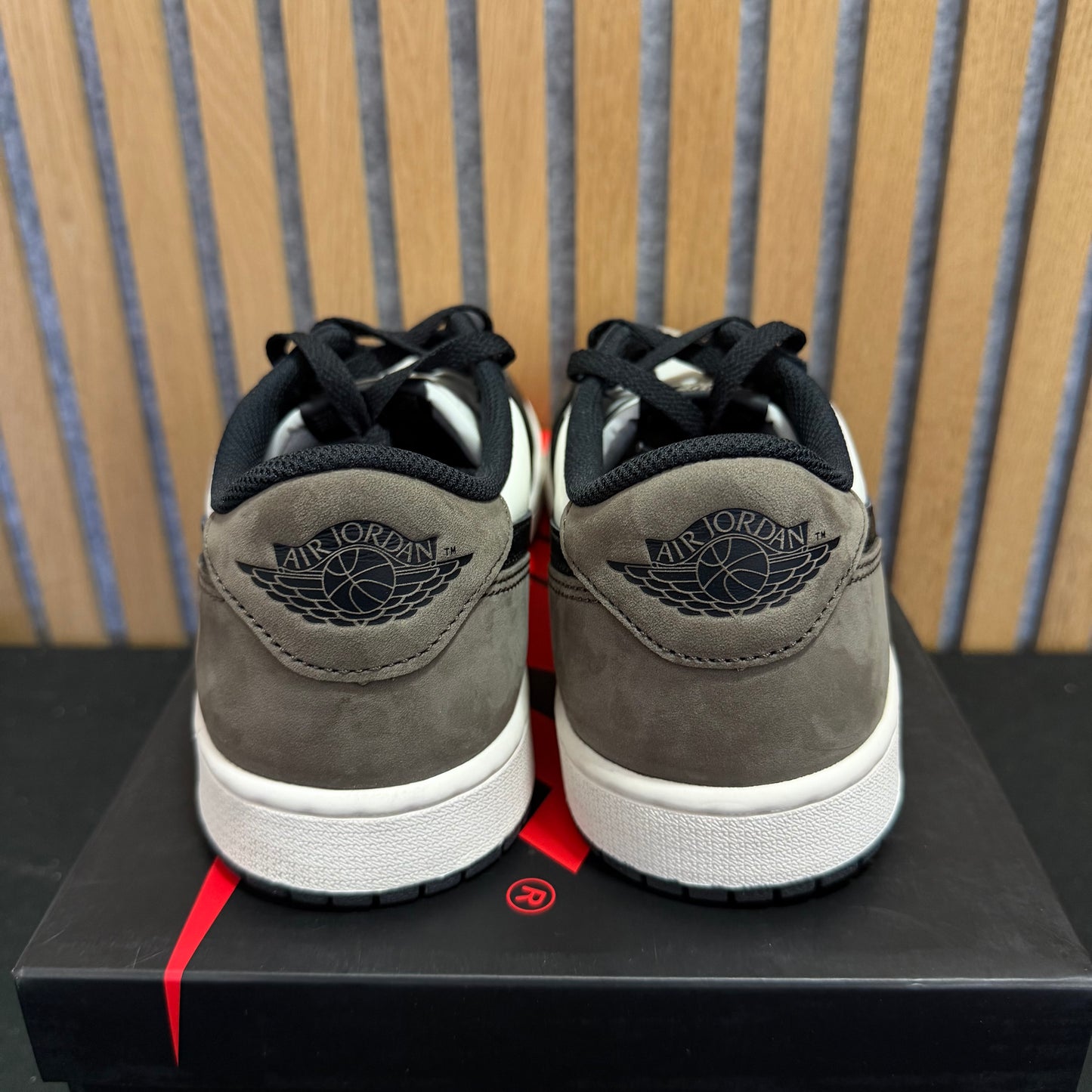 Air Jordan 1 Retro Low OG 'Mocha' (PRE-OWNED)