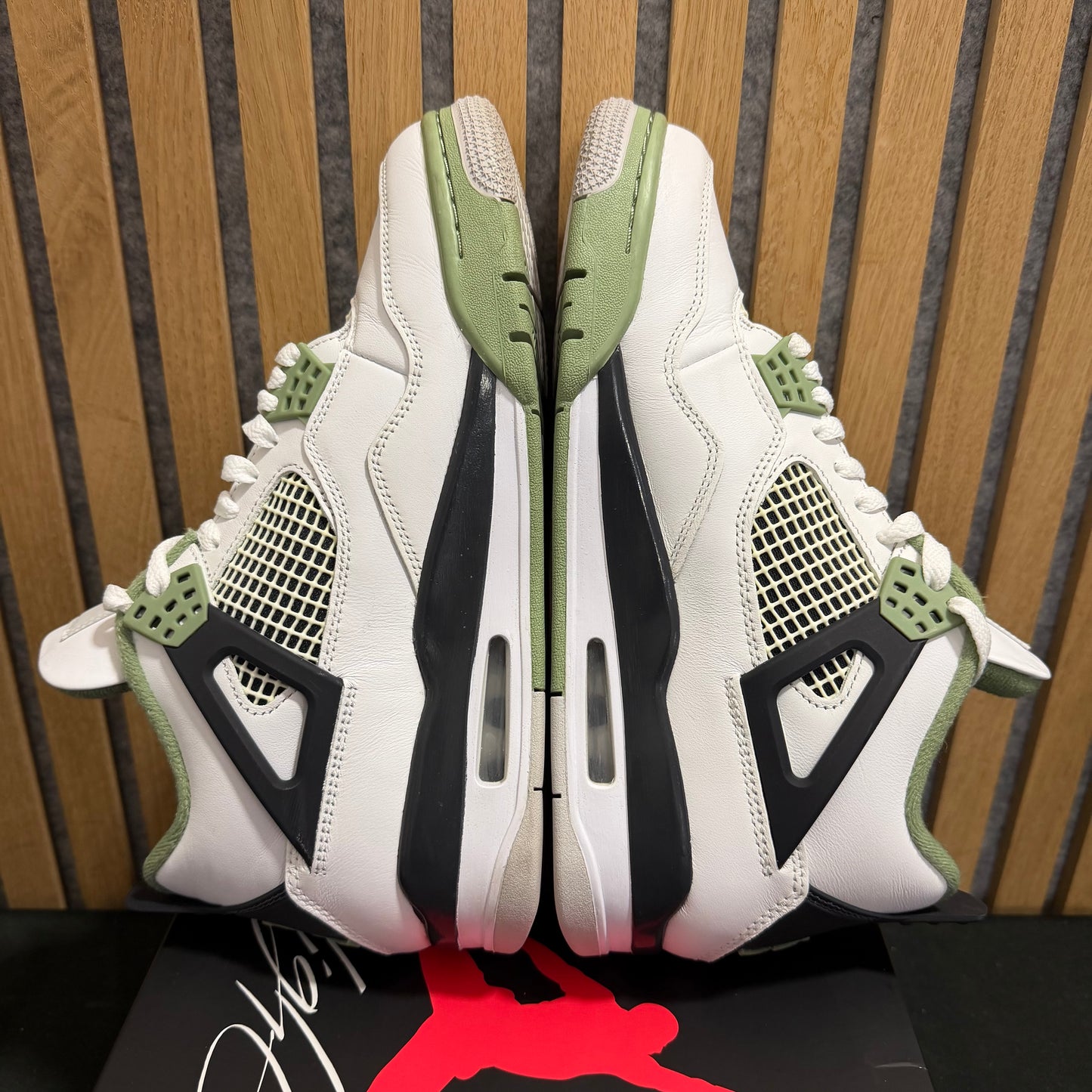 Air Jordan 4 Retro 'Seafoam' (W) (PRE-OWNED)