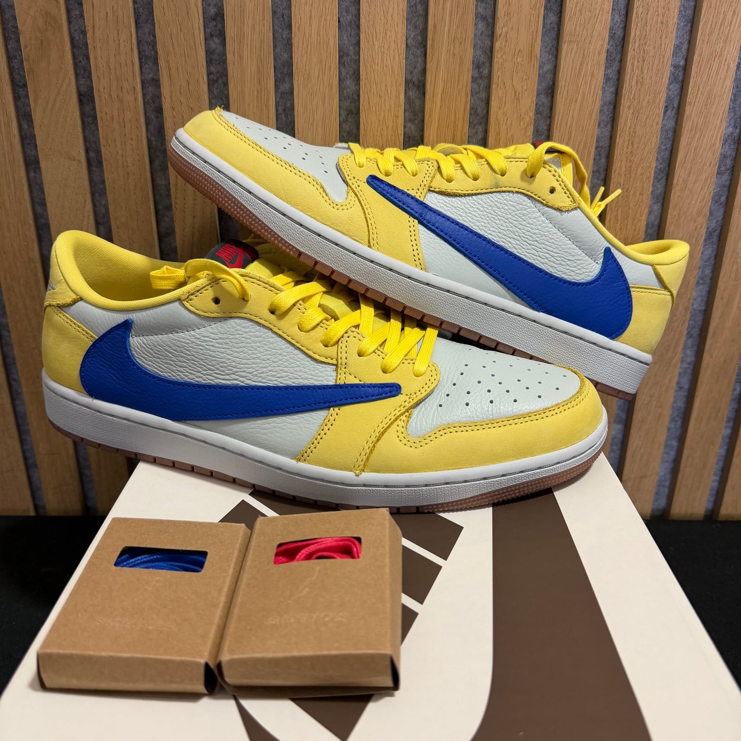 Air Jordan 1 Retro Low OG SP 'Travis Scott - Canary' (W) (PRE-OWNED)