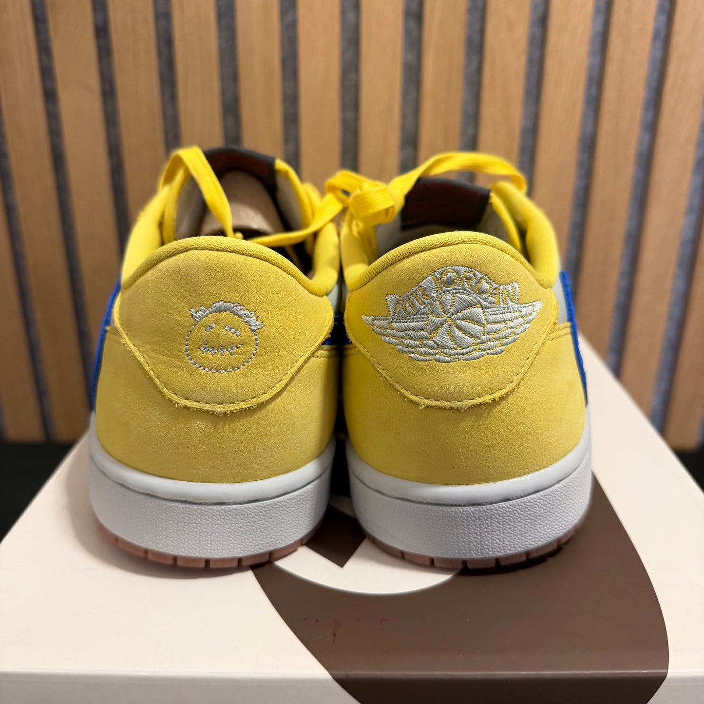 Air Jordan 1 Retro Low OG SP 'Travis Scott - Canary' (W) (PRE-OWNED)