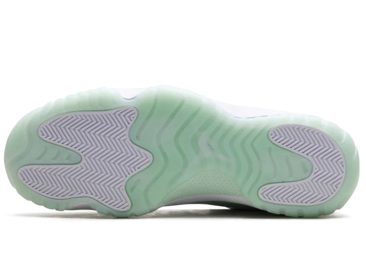 Air Jordan 11 Retro Low 'Igloo' (W)