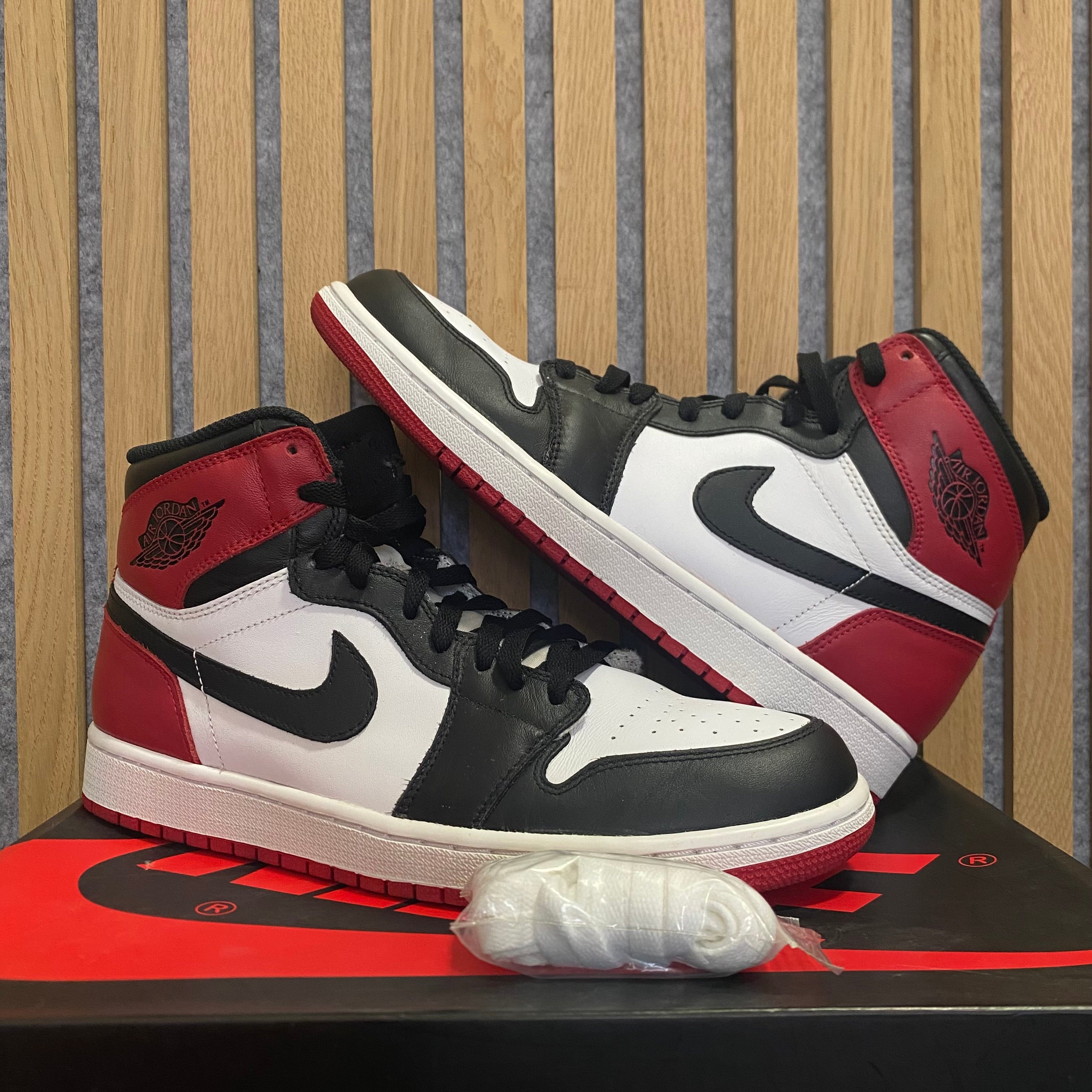 jordan 1 black toe size 9