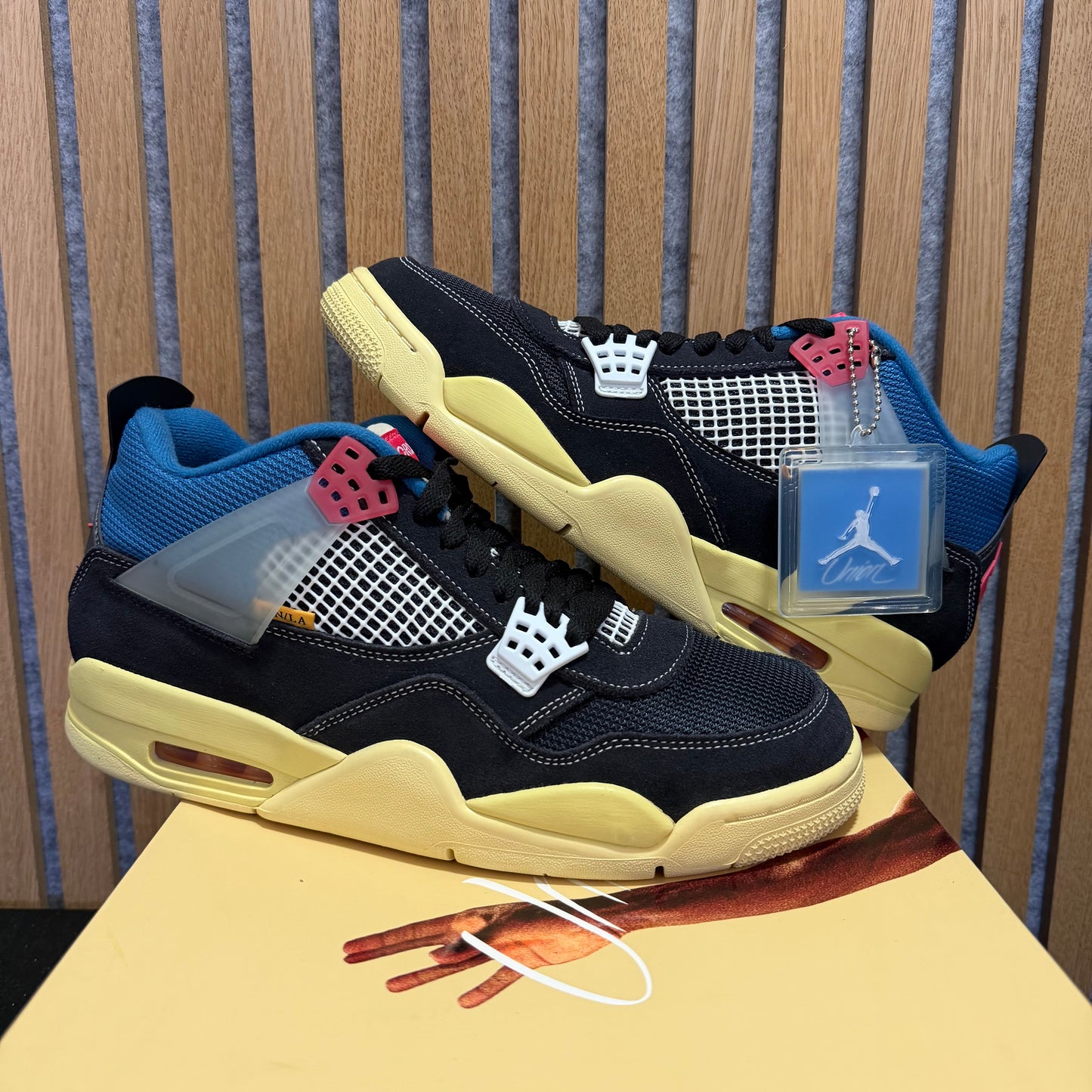 Air Jordan 4 Retro 'Union LA - Off Noir' (PRE-OWNED)