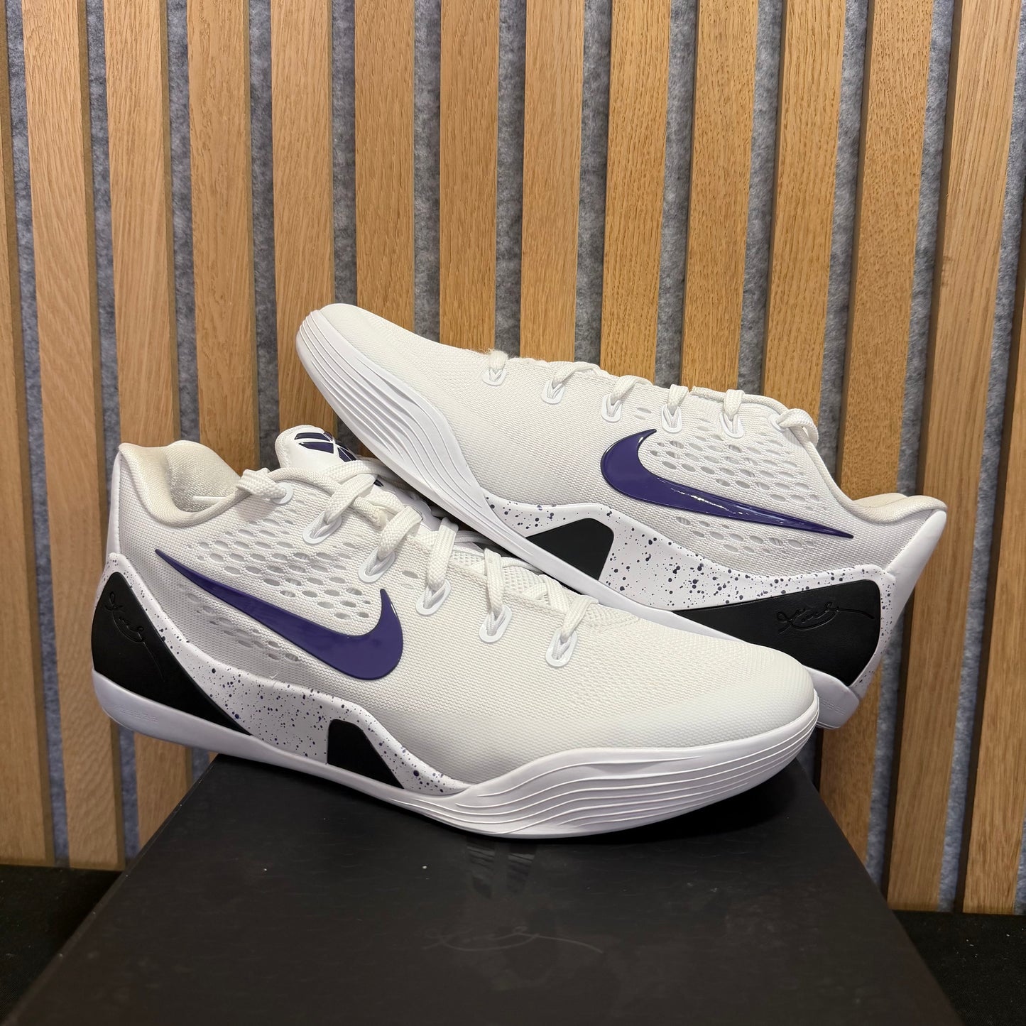 Nike Kobe 9 Elite Low EM Protro 'White Court Purple' (PRE-OWNED)