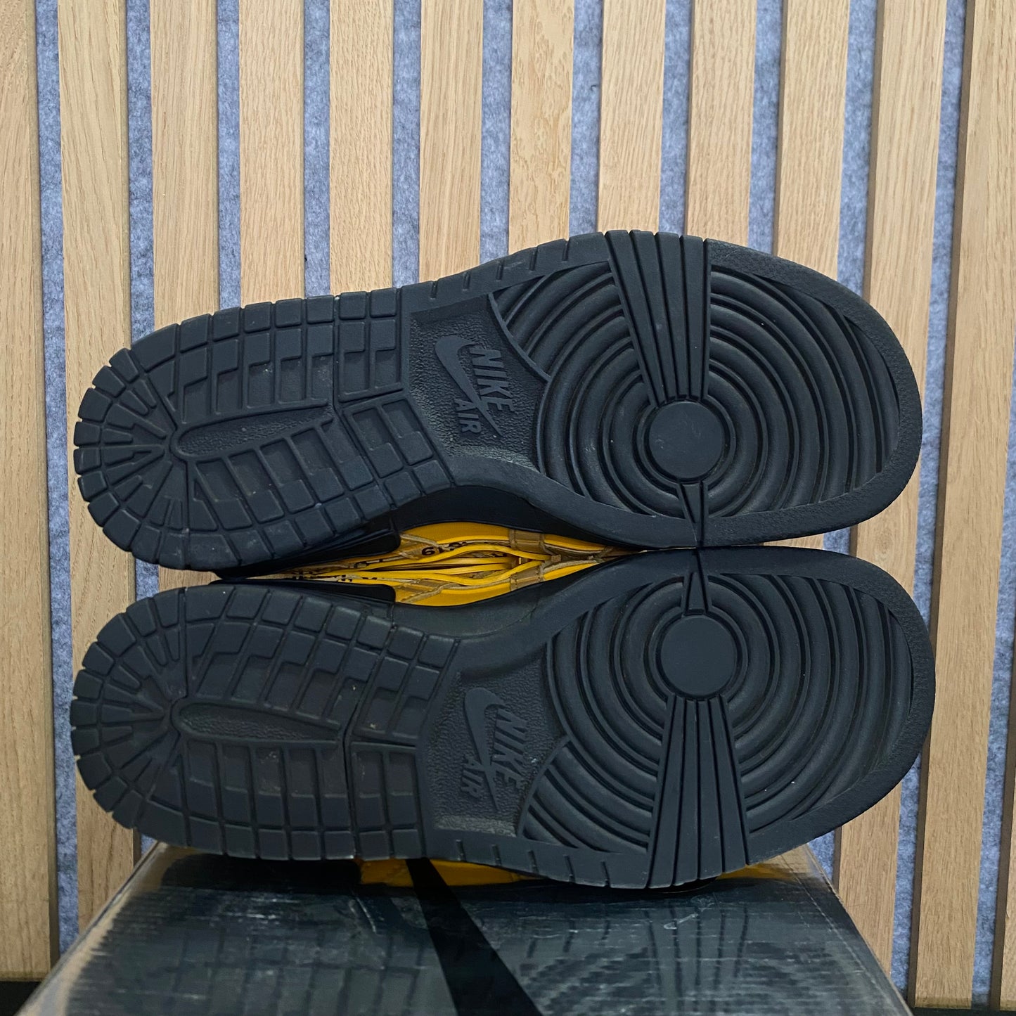 Nike Air Rubber Dunk 'Off-White University Gold' (PRE-OWNED)