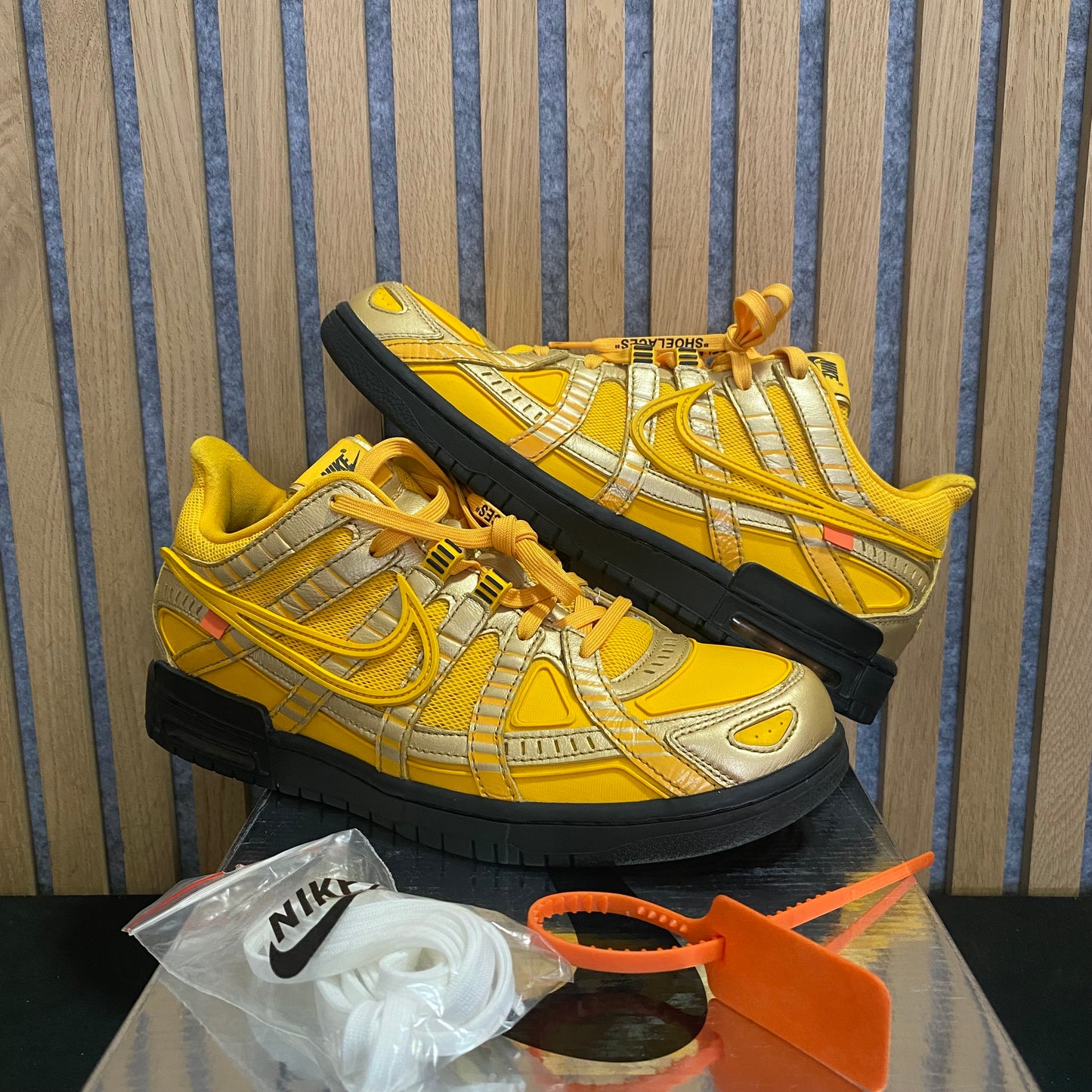 Nike Air Rubber Dunk 'Off-White University Gold' (PRE-OWNED)