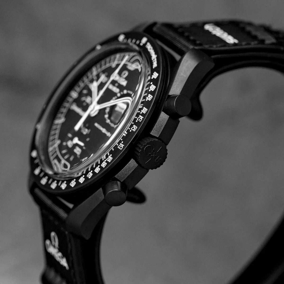 Swatch x Omega Bioceramic Moonswatch Mission To Moonphase Snoopy - Black